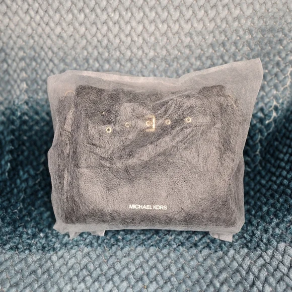 Michael Kors Emilia Small Satchel - Picture 13 of 13